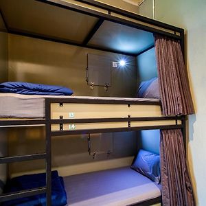 Kamar asrama (khusus wanita)
